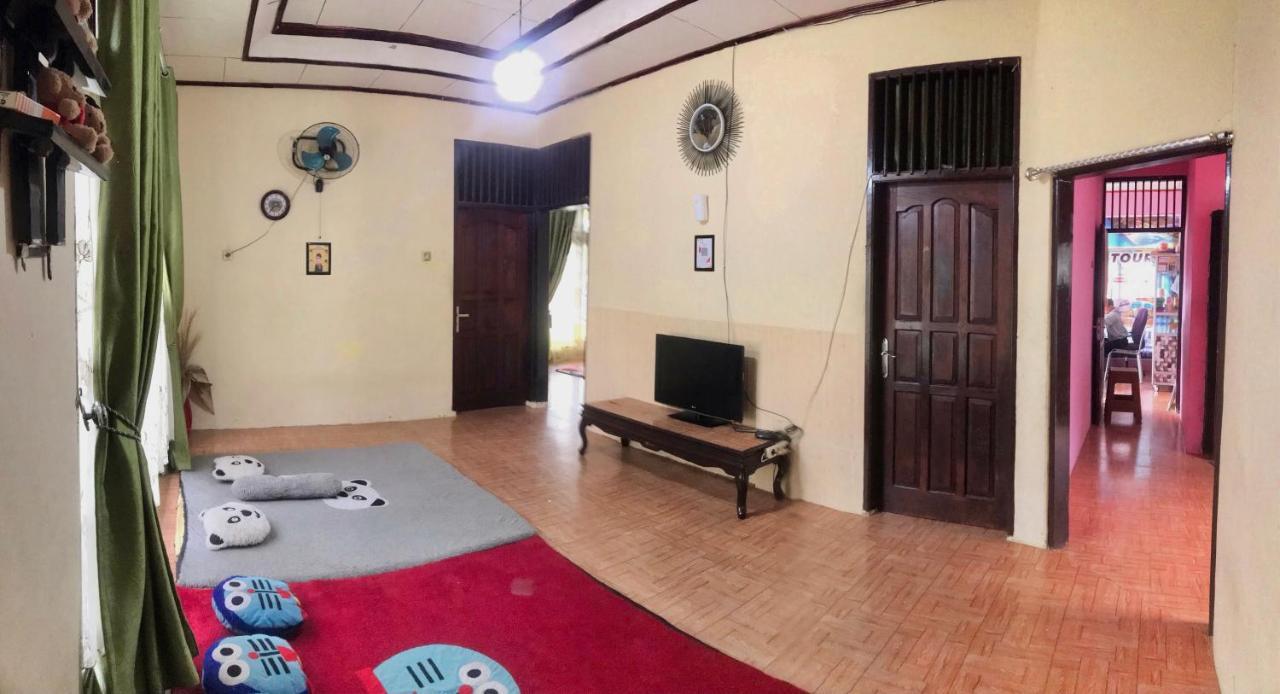 Malin'S Homestay ブキティンギ エクステリア 写真